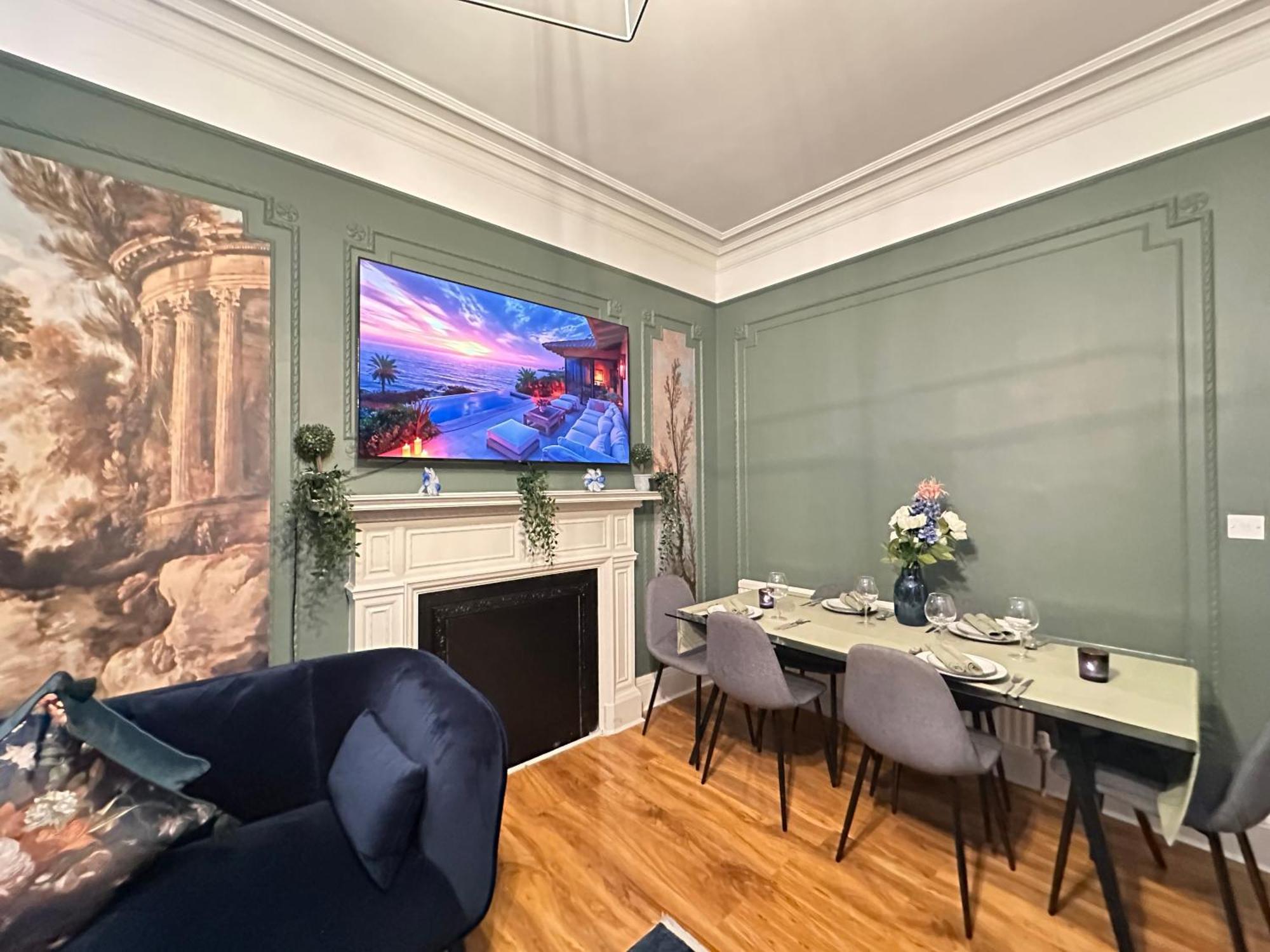 Family Four Bedroom Near Oxford Street Apartment London