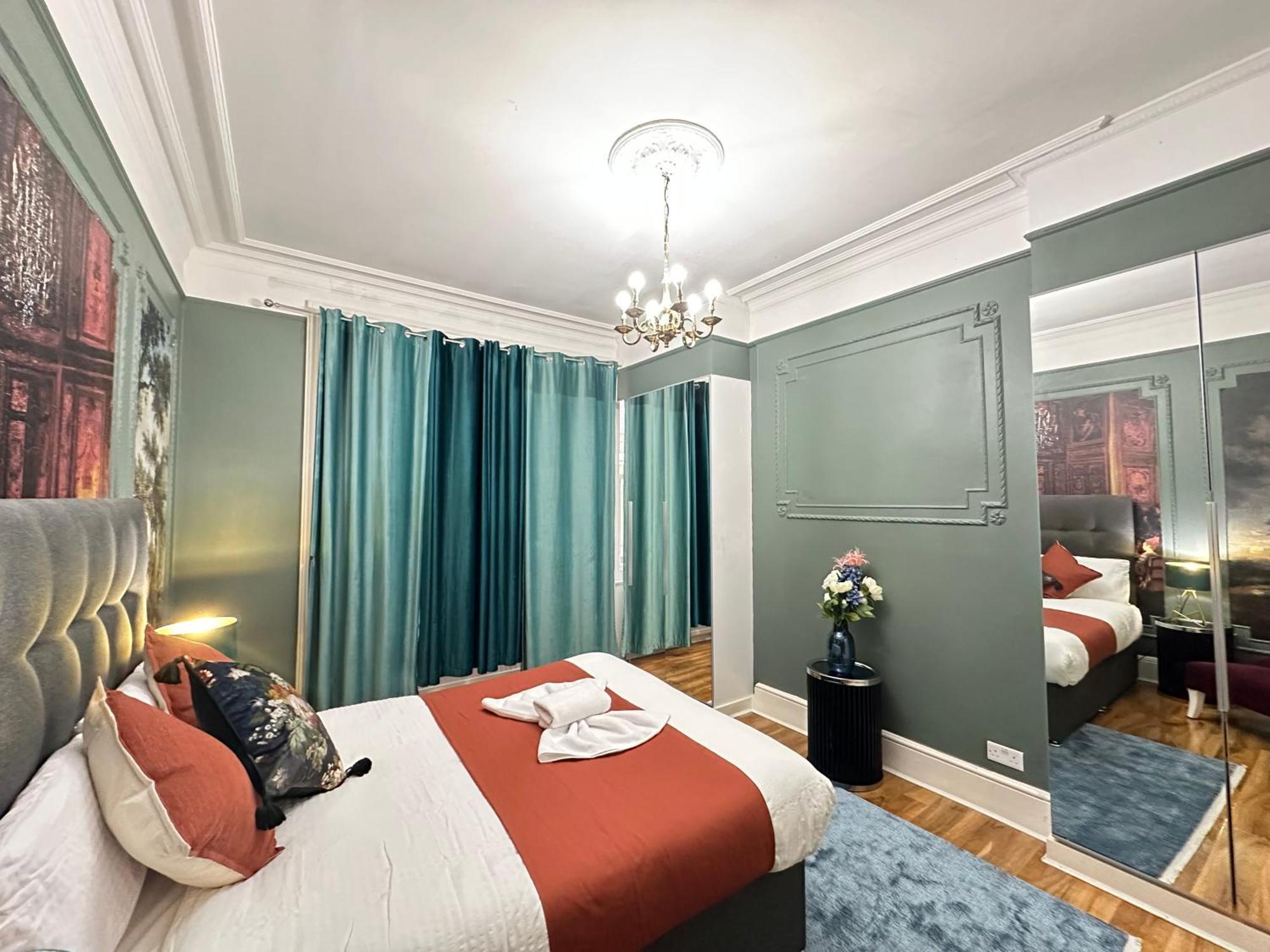 Family Four Bedroom Near Oxford Street Apartment London
